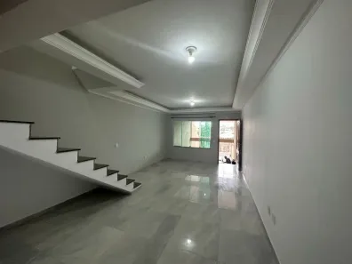 Sobrado com 3 Quartos à venda, 180m² no Vila Helena, Santo André
