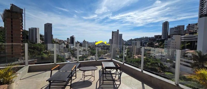 Casa com 4 quartos — Santa Lúcia, Belo Horizonte