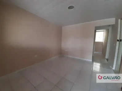 Casa com 2 Quartos para alugar, 70m² no Xaxim, Curitiba