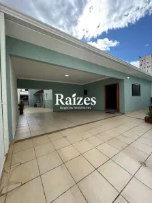 Casa com 3 Quartos à venda, 194m² no Santa Mônica, Uberlândia