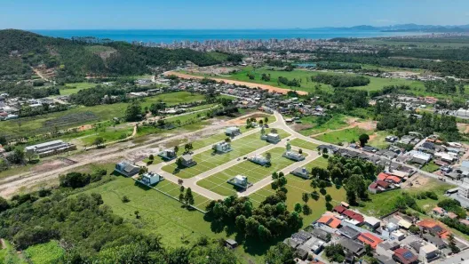 Lote/Terreno à venda, 300m² no Santa Lidia, Penha