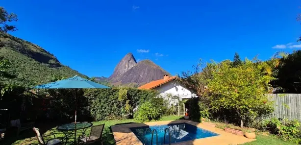 Casa de Condomínio com 2 Quartos à venda, 400m² no Cuiabá, Petrópolis