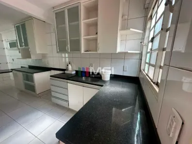 Sobrado com 3 Quartos à venda, 298m² no Jardim América, Goiânia