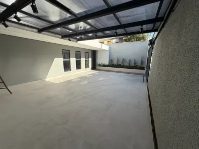 Casa com 3 Quartos para alugar, 200m² no Alípio de Melo, Belo Horizonte