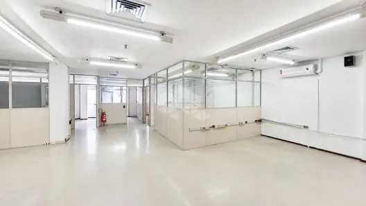 Sala Comercial para alugar, 200m² no Centro Histórico, Porto Alegre