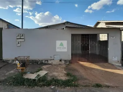 Casa com 3 Quartos para alugar, 100m² no Boa Vista, Anápolis