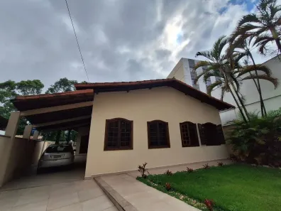 Casa com 4 Quartos à venda, 246m² no São Mateus, Juiz de Fora