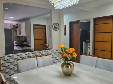 Casa com 6 Quartos à venda, 180m² no Setor Residencial Leste, Brasília