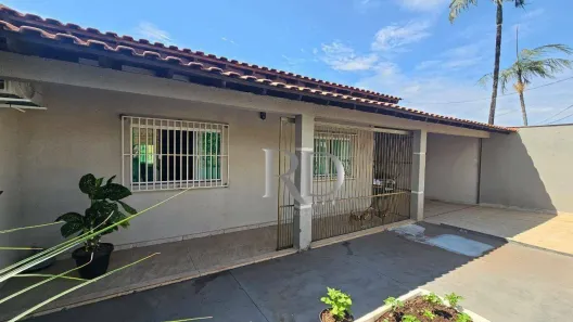 Casa com 3 Quartos à venda, 175m² no Conjunto Habitacional José Garcia Molina, Londrina
