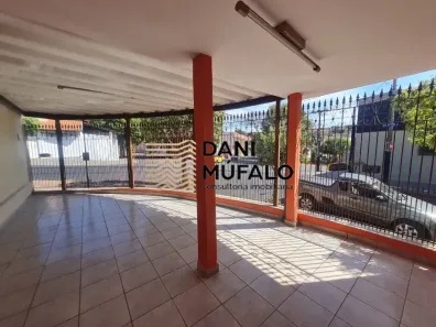 Casa com 3 Quartos para alugar, 180m² no Vila Camargo, Bauru