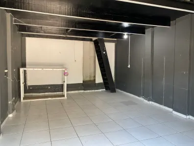 Ponto Comercial para alugar, 30m² no Irajá, Rio de Janeiro