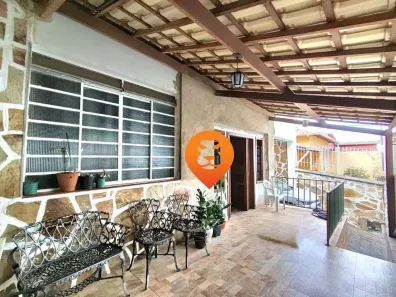Casa com 4 Quartos à venda, 200m² no Sagrada Família, Belo Horizonte