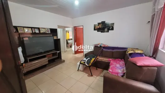 Casa com 3 Quartos à venda, 280m² no São Jorge, Uberlândia