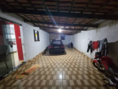 Casa com 3 Quartos à venda, 100m² no Parque Residencial Holliday, Caldas Novas