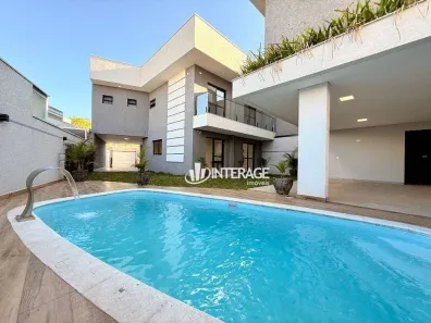 Sobrado com 3 Quartos à venda, 270m² no Centro, Araucária