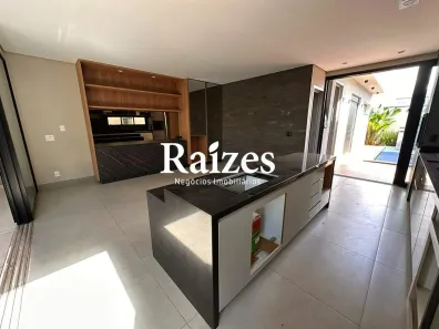 Casa com 4 Quartos para alugar, 290m² no Nova Uberlândia, Uberlândia