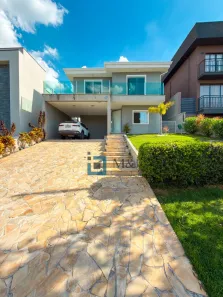 Casa de Condomínio com 3 Quartos à venda, 210m² no Suru, Santana de Parnaíba
