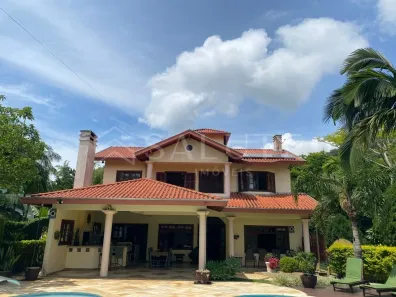 Casa com 4 Quartos para alugar, 351m² no Praia das Taquaras, Balneário Camboriú