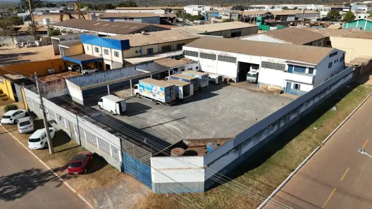 Galpão/Depósito/Armazém com 4 Quartos para alugar, 600m² no Zona Industrial, Brasília