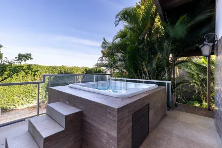 Casa com 3 Quartos à venda, 400m² no Quebec, Londrina