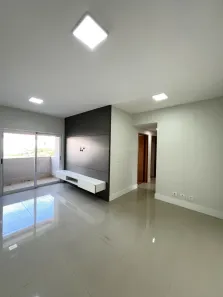 Apartamento com 3 Quartos para alugar, 81m² no Zona 07, Maringá