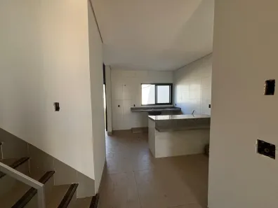 Casa com 3 Quartos à venda, 105m² no Laranjeiras, Uberlândia