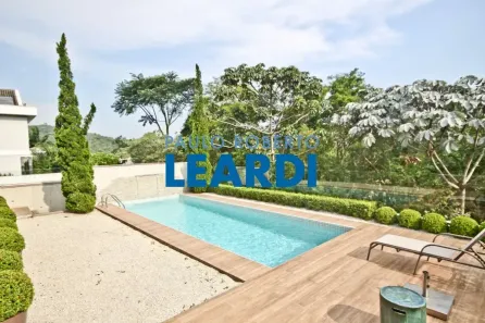 Casa de Condomínio com 3 Quartos à venda, 400m² no Alphaville, Santana de Parnaíba
