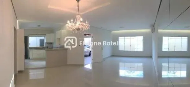 Casa com 3 Quartos para alugar, 180m² no Jardim Inconfidência, Uberlândia
