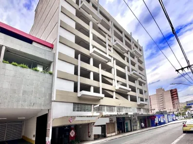 Imóvel Comercial à venda, 10m² no Centro, Juiz de Fora