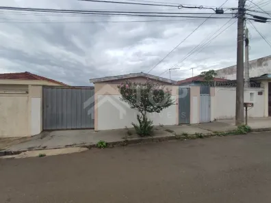 Casa com 2 Quartos à venda, 108m² no Jardim São João Batista, São Carlos