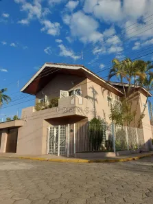Sobrado com 3 Quartos à venda, 264m² no Jardim Siesta, Jacareí