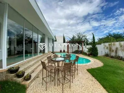 Casa com 5 Quartos à venda, 454m² no Jardim Inconfidência, Uberlândia