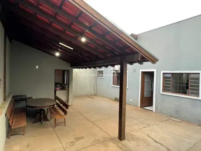 Casa com 3 Quartos à venda, 158m² no Beija-Flor II, Uberaba