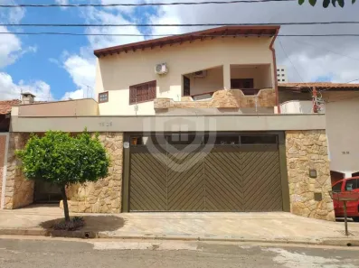 Casa com 3 Quartos para alugar, 275m² no Vila Nova Cidade Universitária, Bauru