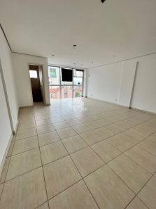 Sala Comercial à venda, 39m² no Floresta, Porto Alegre