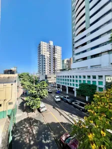 Apartamento com 3 Quartos para alugar, 110m² no Zona 01, Maringá