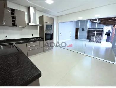 Casa com 3 Quartos à venda, 243m² no Parque Anhanguera, Goiânia