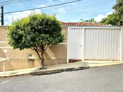 Casa com 3 Quartos à venda, 140m² no Jardim Antunes, São José do Rio Preto