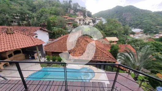 Casa de Condomínio com 4 Quartos à venda, 450m² no Itaipu, Niterói