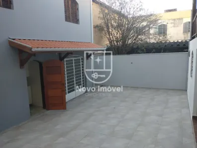 Sobrado com 4 Quartos para alugar, 386m² no Parque São Benedito, Pindamonhangaba