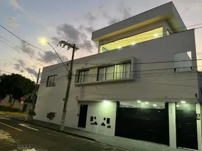 Sobrado com 3 Quartos à venda, 438m² no Nova Uberlândia, Uberlândia