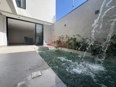 Sobrado com 3 Quartos à venda, 220m² no Vila Progresso, Maringá