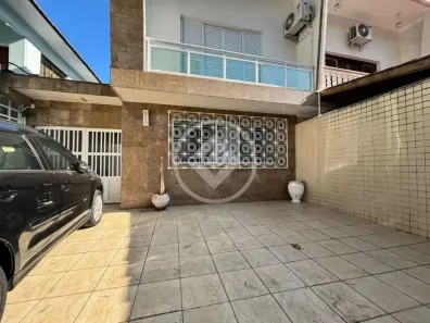 Casa com 3 Quartos à venda, 275m² no Ponta da Praia, Santos
