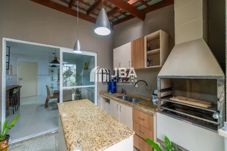 Sobrado com 4 Quartos à venda, 299m² no Uberaba, Curitiba