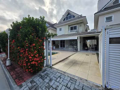 Casa com 4 Quartos para alugar, 197m² no Recreio dos Bandeirantes, Rio de Janeiro