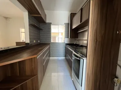 Casa com 3 Quartos para alugar, 80m² no Califórnia, Londrina