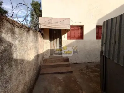 Apartamento com 3 Quartos para alugar, 72m² no São Benedito, Uberaba