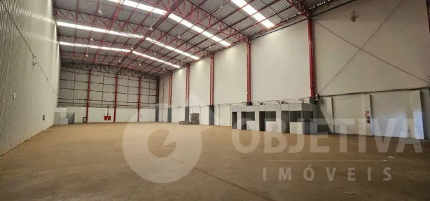 Galpão/Depósito/Armazém para alugar, 1100m² no Distrito Industrial, Uberlândia
