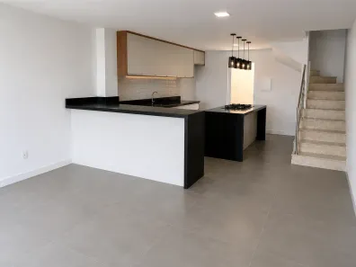 Casa de Condomínio com 3 Quartos para alugar, 150m² no Itapuã, Salvador