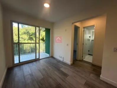 Apartamento com 2 Quartos para alugar, 55m² no Nogueira, Petrópolis